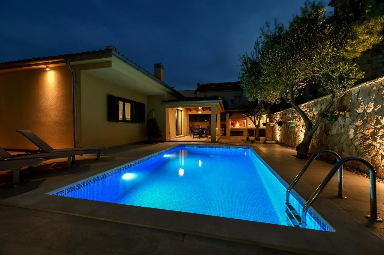 Villa Kate Vrsi 0*,  Croatia