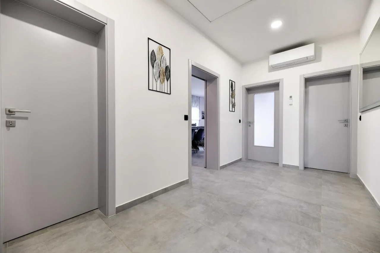 Villa Kate Vrsi 0*,