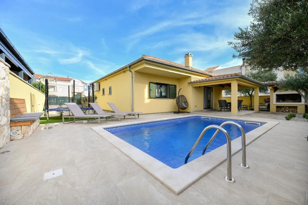 Villa Kate Vrsi 0*,  Croatia